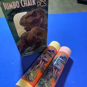 Jurassic World Jumbo Chalk 2 pieces. Unused condition